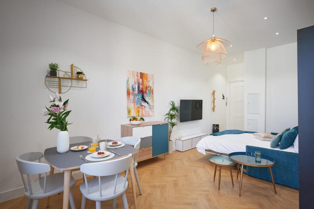 Sunlight Properties - Daffia - Beautifully Renovated Studio, City Pad In Central Nizza Esterno foto